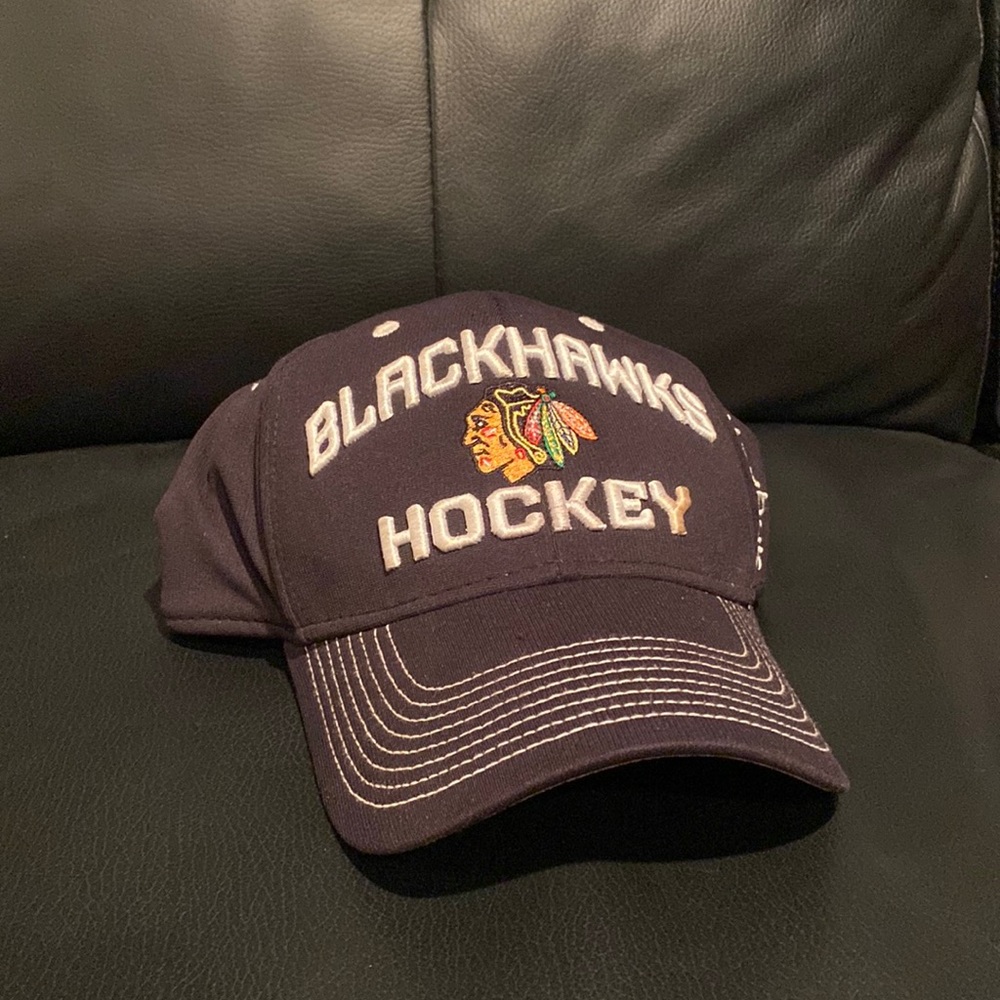 REEBOK BLACKHAWKS HAT